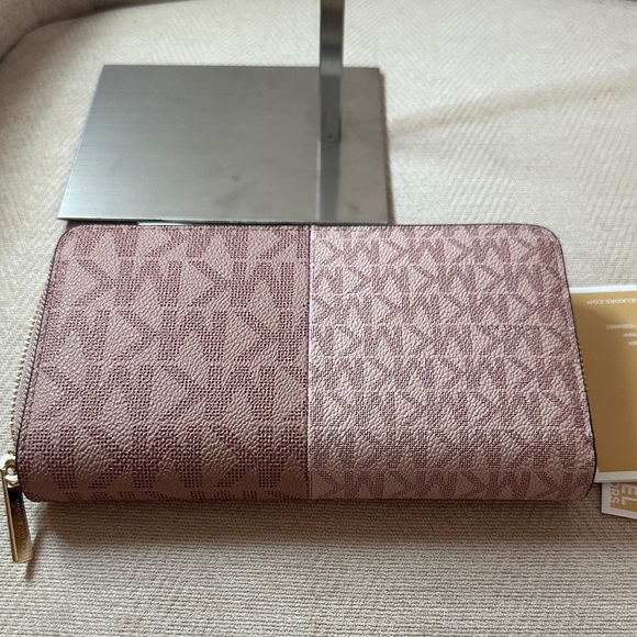 Michael Kors Pink on Pink Logo Wallet - Picture 4 of 7